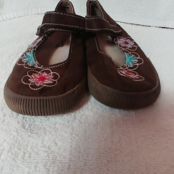 3/$15 Smartfit Toddler Girl Brown Flower Flats - Picture 5 of 8